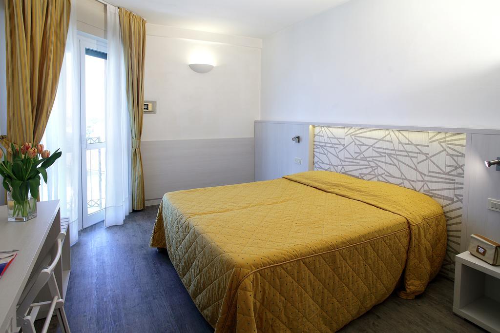 Arianna Hotel Marina di Pietrasanta Habitación foto